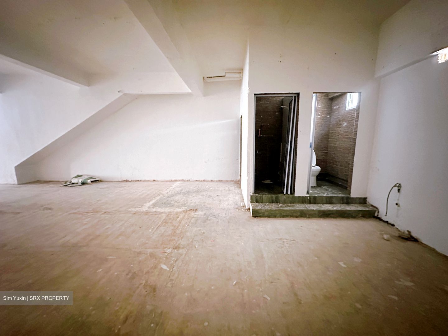 Bedok Shopping Complex (D16), Shop House #479471041